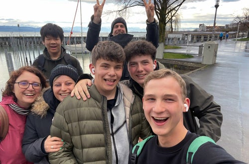 Stage Lindau: foto di gruppo con gli insegnanti e gli alunni della scuola Dialoge Stage Lindau: foto di gruppo con gli insegnanti e gli alunni della scuola Dialoge