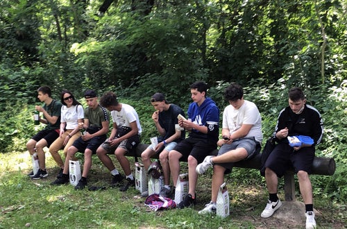 VOG - visita didattica: merenda lungo il Rio Vallarsa a fine visita VOG - visita didattica: merenda lungo il Rio Vallarsa a fine visita