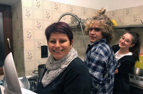 Progetti - La prima nel bosco: laviamo i piatti! Progetti - La prima nel bosco: laviamo i piatti!