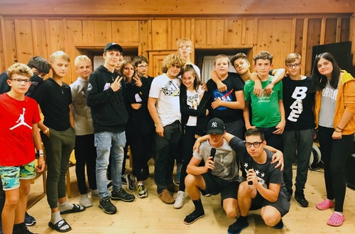 Progetti - La prima nel bosco: foto di gruppo karaoke Progetti - La prima nel bosco: foto di gruppo karaoke