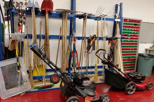 Struttura: magazzino attrezzi per le attività di frutti-viticoltura e giardinaggio (02) Struttura: magazzino attrezzi per le attività di frutti-viticoltura e giardinaggio (02)