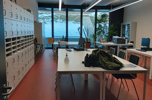 Struttura: sala insegnanti (01) Struttura: sala insegnanti (01)