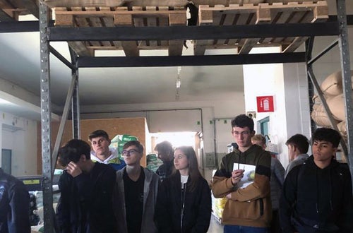 Alunni di III e IV in visita all'azienda Biasion Alunni di III e IV in visita all'azienda Biasion