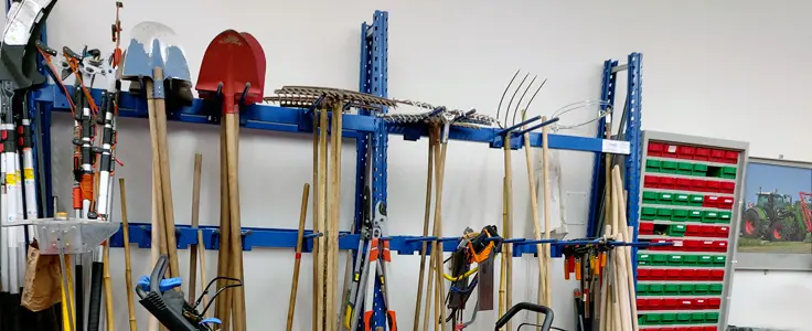 Magazzino attrezzi - rastrelliera Magazzino attrezzi - rastrelliera
