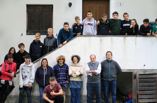 Progetti la Prima nel bosco - foto di gruppo Progetti la Prima nel bosco - foto di gruppo