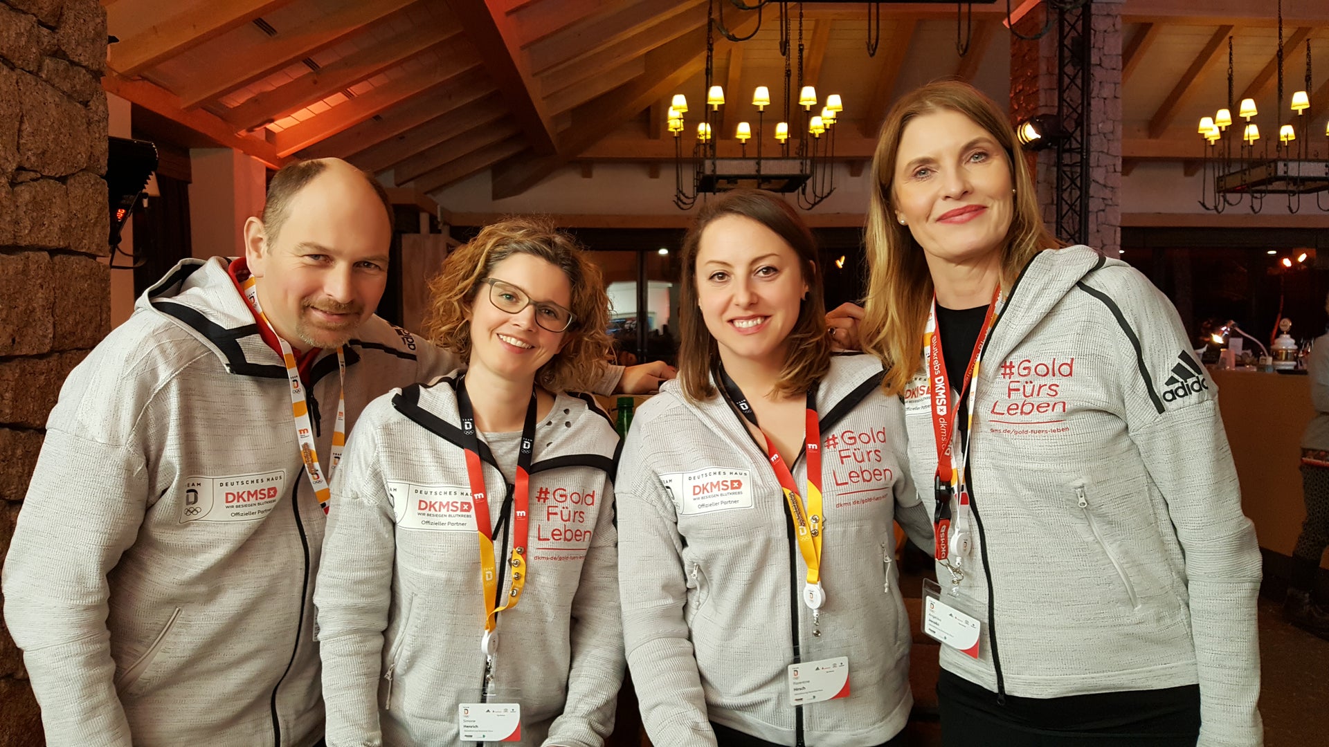 Teamfoto: die DKMS-Mitarbeiter Karsten Meier, Simone Henrich, Florentine Hirsch und Angelika Jacobi (v.l.n.r.). Teamfoto: die DKMS-Mitarbeiter Karsten Meier, Simone Henrich, Florentine Hirsch und Angelika Jacobi (v.l.n.r.).
