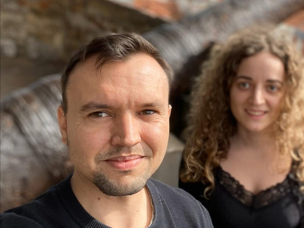Alexander mit seiner Freundin Jennifer Alexander mit seiner Freundin Jennifer