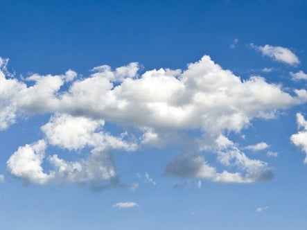 Ein blauer Himmel mit Wolken Ein blauer Himmel mit Wolken