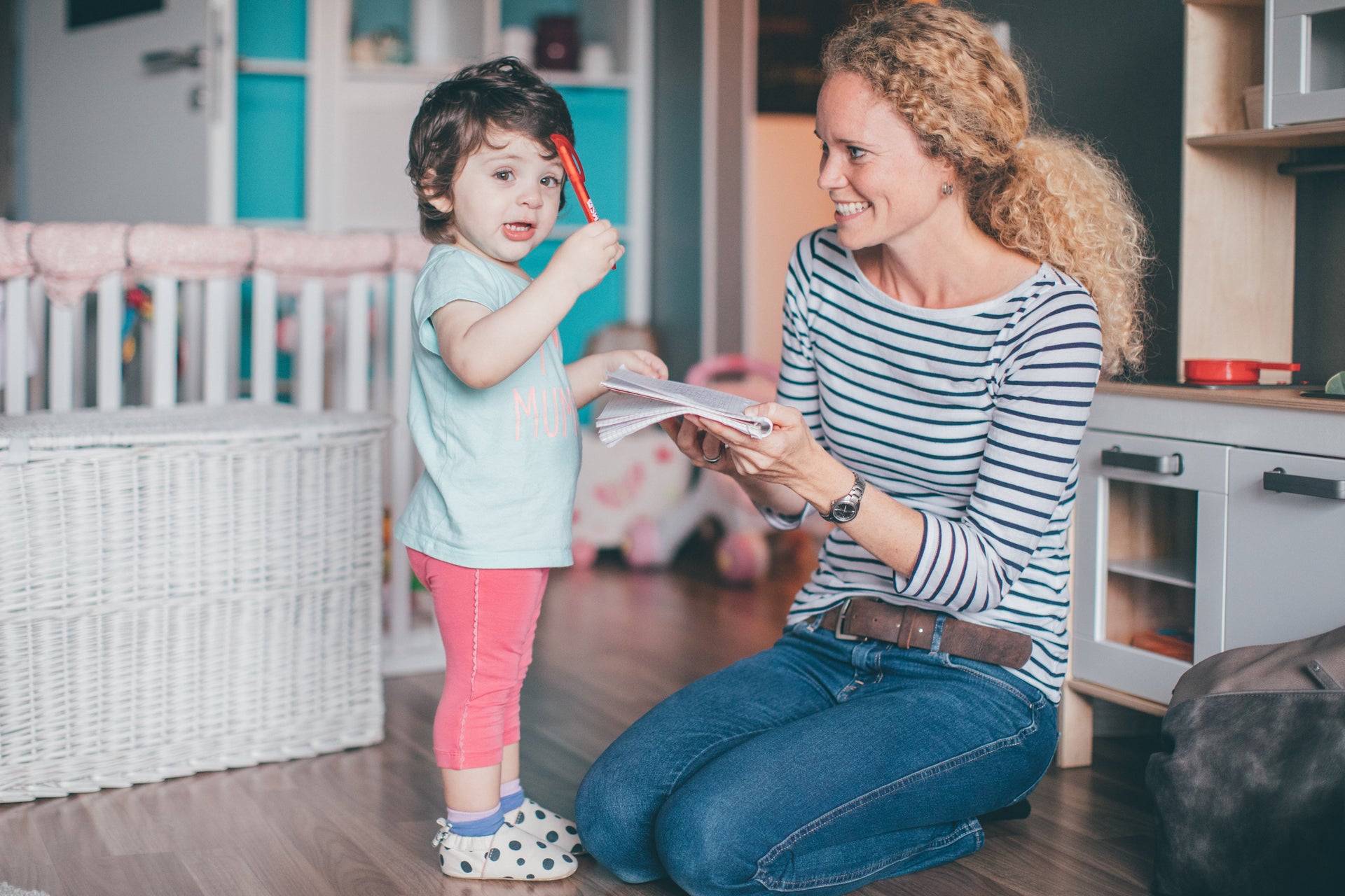 Jennifer zusammen mit Sofia, die im Alter von sechs Monaten eine Stammzellspende erhalten hat und heute ein gesundes und glückliches Kind ist Jennifer zusammen mit Sofia, die im Alter von sechs Monaten eine Stammzellspende erhalten hat und heute ein gesundes und glückliches Kind ist