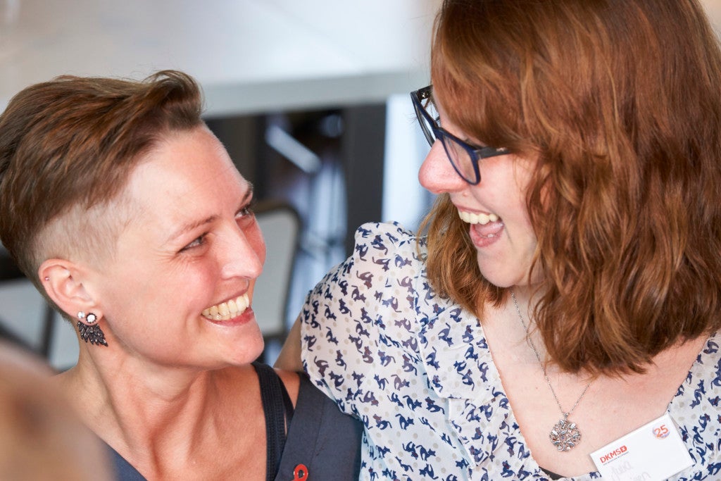 v.l. Susi Folkmann McCourt aus Dänemark mit ihrer Spenderin Julia Reisen v.l. Susi Folkmann McCourt aus Dänemark mit ihrer Spenderin Julia Reisen