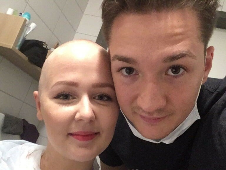 Sebastian und Martyna machen ein Selfie Sebastian und Martyna machen ein Selfie