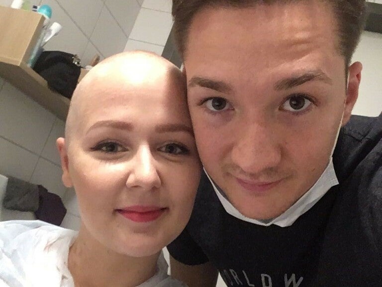 Sebastian und Martyna machen ein Selfie Sebastian und Martyna machen ein Selfie