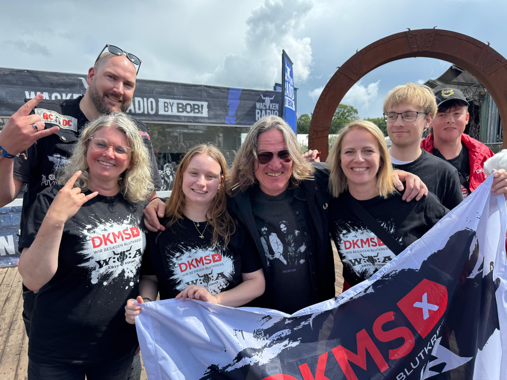 Die DKMS Volunteers mit Wackengründer und Veranstalter Thomas Jensen Die DKMS Volunteers mit Wackengründer und Veranstalter Thomas Jensen