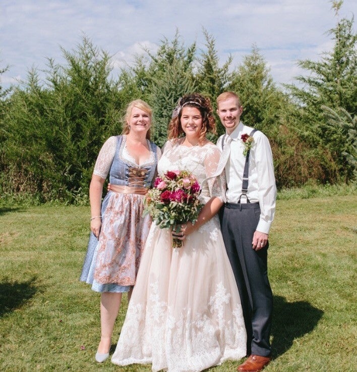 Hochzeit in den USA: v.l. Patricia mit Braut Brenna und Nate

