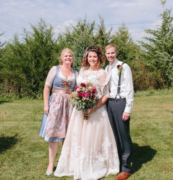 Hochzeit in den USA: v.l. Patricia mit Braut Brenna und Nate
Hochzeit in den USA: v.l. Patricia mit Braut Brenna und Nate