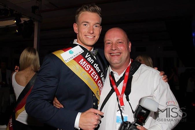 Am Abend seiner Wahl: Mister Germany 2015 Robin Wolfinger mit Peter Newels; Foto: Sascha Rund / Miss Germany Corporation