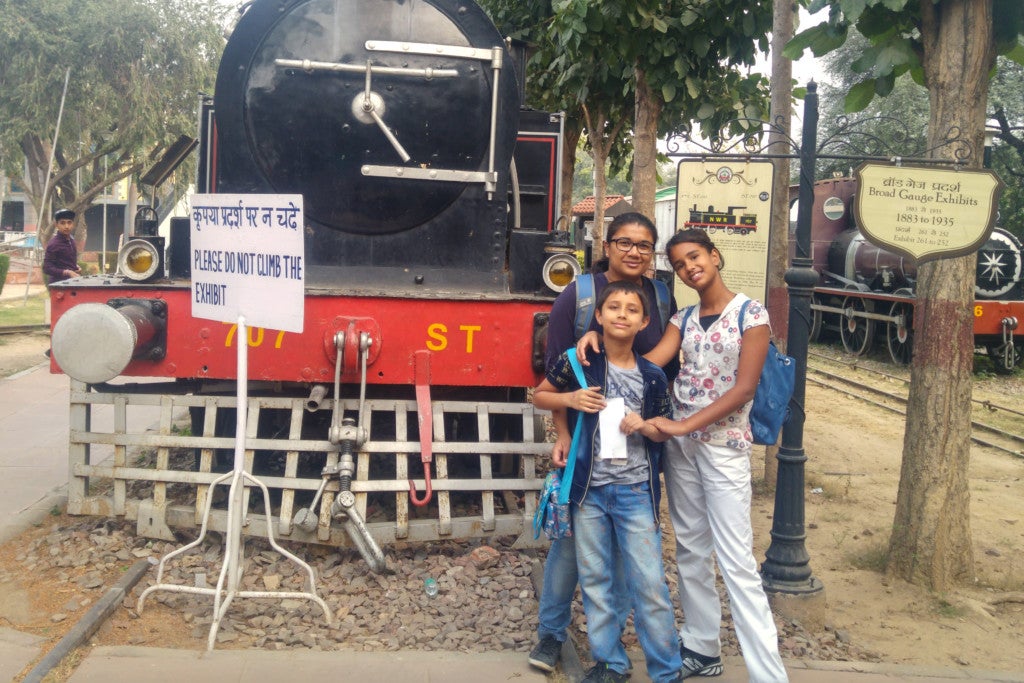 Thusiba mit Alberts Kindern Anu (Ananya) und Lakshya Thusiba mit Alberts Kindern Anu (Ananya) und Lakshya