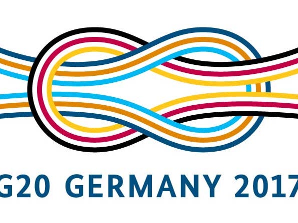 Ein Logo mit bunten Linien. Darunter der Text G20 Germany 2017. Ein Logo mit bunten Linien. Darunter der Text G20 Germany 2017.