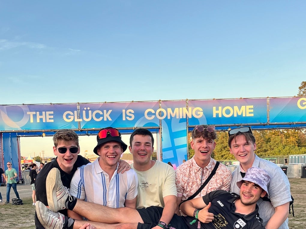 Stammzellspender Armin und seine Freunde beim Glücksgefühle Festival Stammzellspender Armin und seine Freunde beim Glücksgefühle Festival