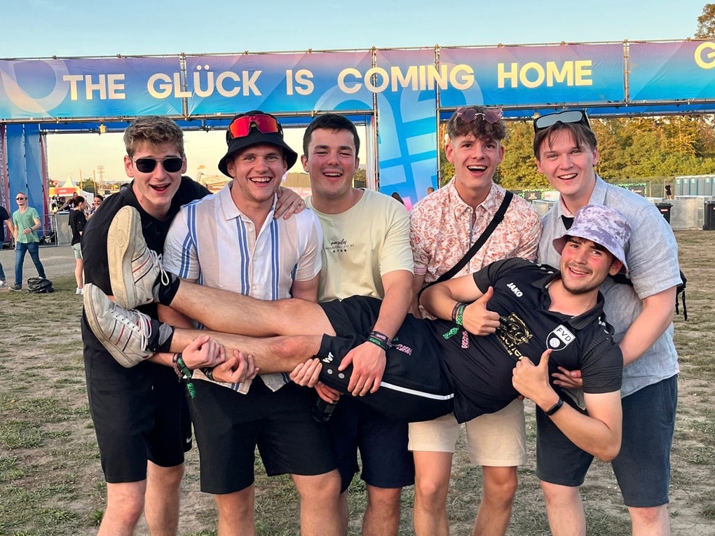 Stammzellspender Armin und seine Freunde beim Glücksgefühle Festival Stammzellspender Armin und seine Freunde beim Glücksgefühle Festival