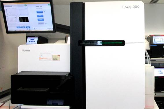HiSeq 2500 Hochleistungs-Sequenzierer HiSeq 2500 Hochleistungs-Sequenzierer