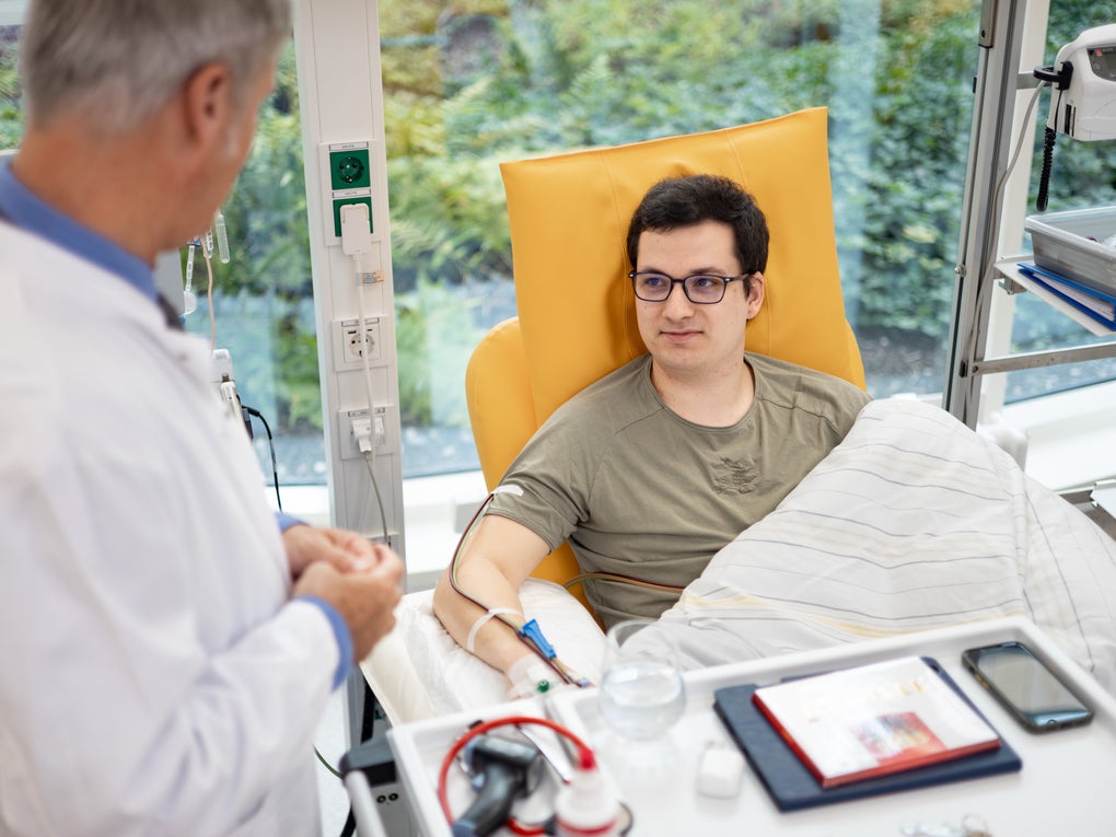 Foto einer Stammzellspende in Prozess Foto einer Stammzellspende in Prozess