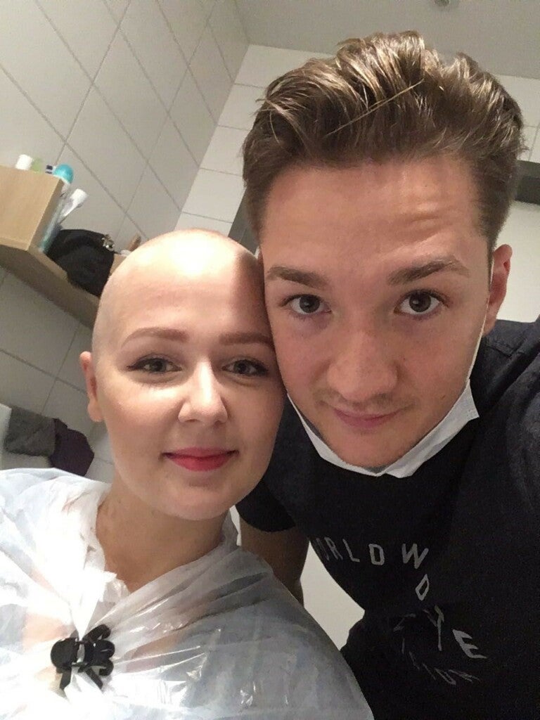 Sebastian und Martyna machen ein Selfie Sebastian und Martyna machen ein Selfie