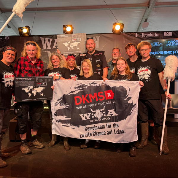 Die DKMS Volunteers mit Wackengründer und Veranstalter Holger Hübner Die DKMS Volunteers mit Wackengründer und Veranstalter Holger Hübner