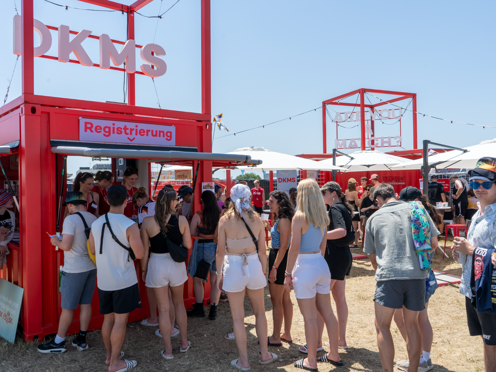DKMS Registrierungsstand beim Southside Festival DKMS Registrierungsstand beim Southside Festival