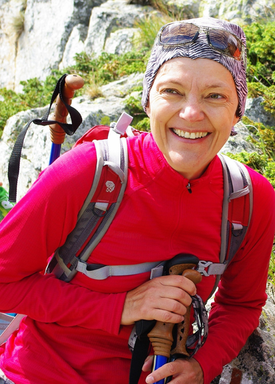 Foto von Patientin Iris beim Wandern Foto von Patientin Iris beim Wandern