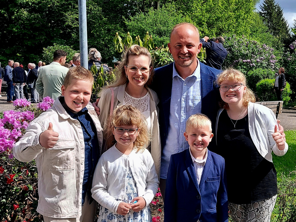 Guido mit seiner Frau und seinen Kindern. Guido mit seiner Frau und seinen Kindern.