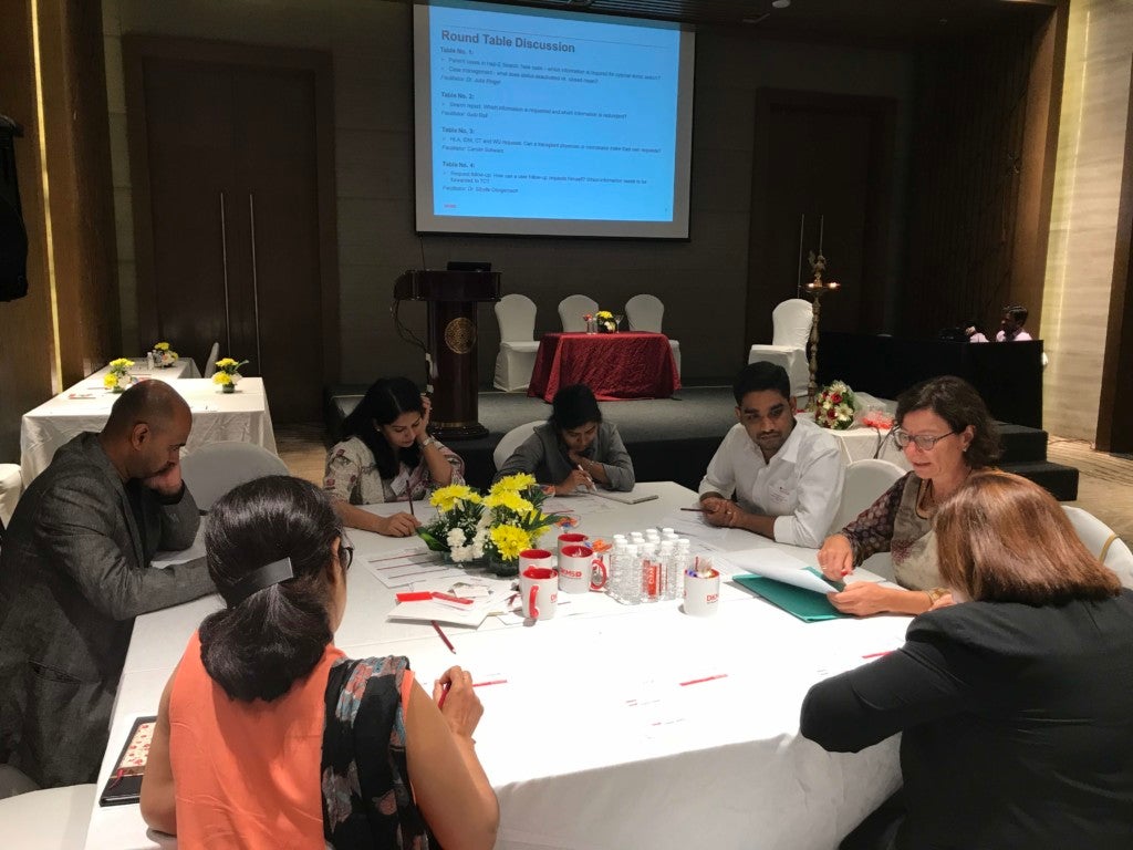 Die Teilnehmer konnten sich bei „Round Table“-Diskussionen über die Besonderheiten und Herausforderungen in Indien austauschen Die Teilnehmer konnten sich bei „Round Table“-Diskussionen über die Besonderheiten und Herausforderungen in Indien austauschen