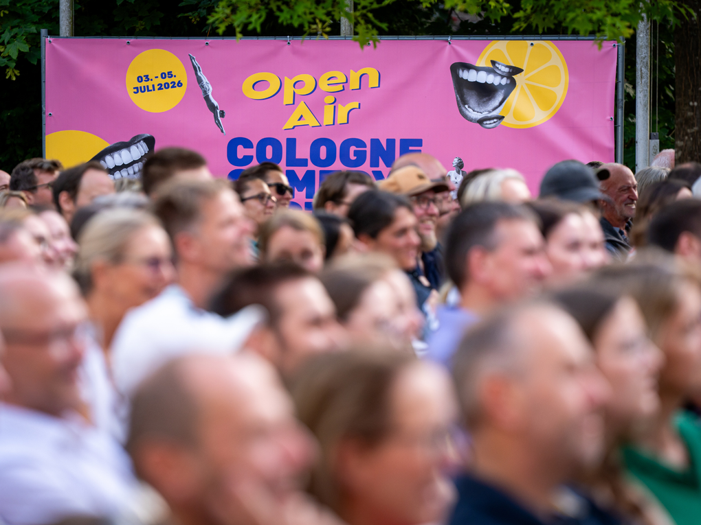 Publikum des ersten Cologne Comedy Festival Open Air (© Cologne Comedy Festival/ Guido Schröder) Publikum des ersten Cologne Comedy Festival Open Air (© Cologne Comedy Festival/ Guido Schröder)