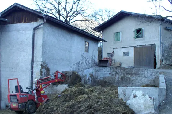 Fotogallery Beispiele nicht geeigneter Lagerstätten für Wirtschaftsdünger