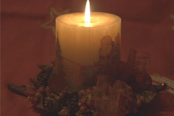 Weihnachtskerze (Foto: Landesagentur für Umwelt)