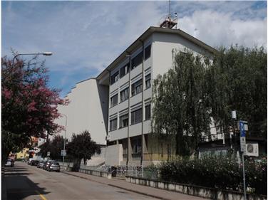Palazzo provinciale in via Amba Alagi 5, Bolzano, dove ha sede anche il Laboratorio Analisi acque e cromatografia (Foto: Agenzia provinciale per l'ambiente e la tutela del clima)
