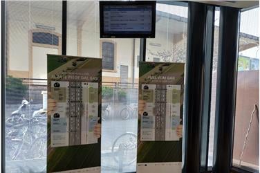 Pannelli informativi sulla prima fase del progetto BrennerLEC posizionati all'ingresso della funivia del Renon (Foto:Appa Bolzano)