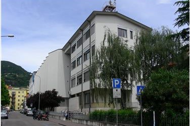 Der Sitz des Labors für Lebensmittelanalysen und Produktsicherheit in der Amba-Alagi-Straße 5, Bozen