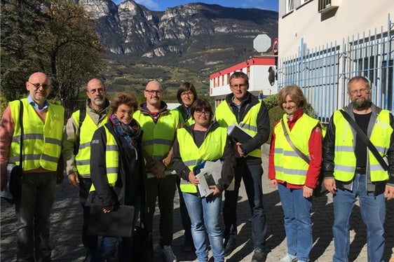Il gruppo di reperibilità chimica dell’Appa Bolzano. Da sinistra: Flavio Ruffini, Giulio Angelucci, Gabriella Osti, Flavio Ciesa, Marlene Hölzl, Daniela Ceccon, Christian Bachmann, Fiorenza Fogale e Andreas Lotz (foto: Appa Bolzano)