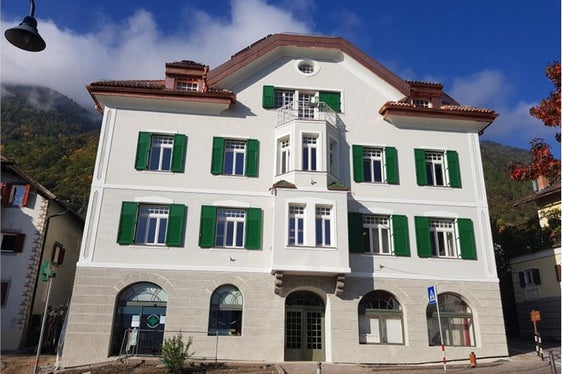 Il municipio di Marlengo, un esempio virtuoso di risanamento energetico di un edificio pubblico (Foto: Comune di Lagundo, Lavori pubblici, Arch. Dr. Josef Garber)
