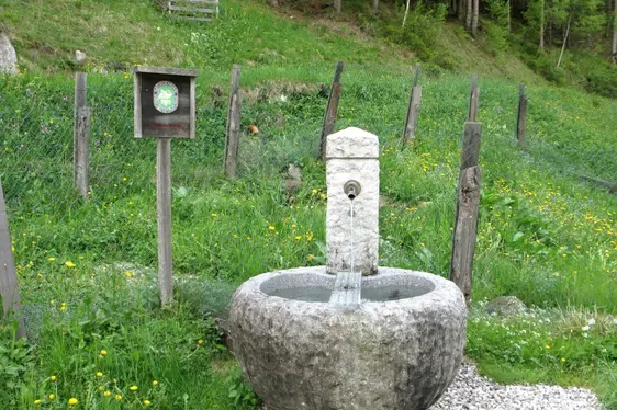 Rasen Antholz, Stampferbrunnen (Foto: Landesagentur für Umwelt und Klimaschutz)