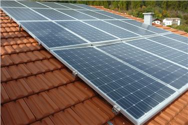 Fotovoltaikpaneele (Foto: Landesagentur für Umwelt und Klimaschutz, W. Haberer)