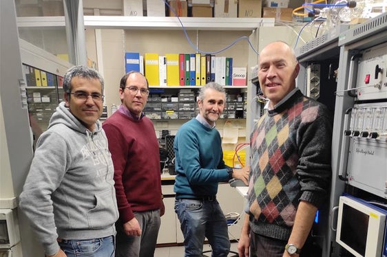 Die Experten des italienischen Referenzlabors für Luftqualität des ISPRA zu Besuch bei der Landesagentur für Umwelt und Klimaschutz; rechts Luca Verdi (Foto: Landesagentur für Umwelt und Klimschutz, C. Zanella)