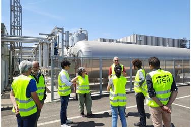 Die Gruppe aus Bozen während der Besichtigung der Anlage für organische Abfälle in Reggio Emilia (Foto: Landesagentur für Umwelt und Klimaschutz Bozen)
