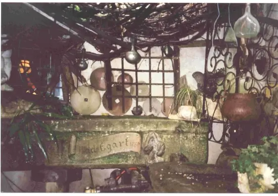 Bad Egart - Brunnen am Eingang des Gebäudes (Foto: Landesagentur für Umwelt und Klimaschutz, Amt für nachhaltige Gewässernutzung, 2001)