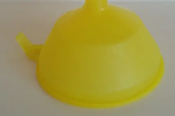 PP-Trichter (Foto: Landesagentur für Umwelt und Klimaschutz)