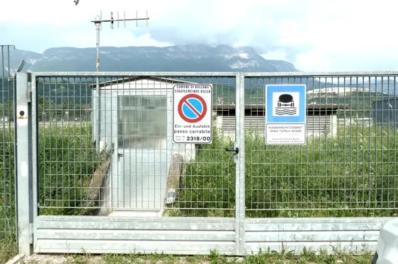 Bozen, Eingang Tiefbrunnen (Foto: Landesagentur für Umwelt und Klimaschutz)
