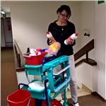 Die Auswahl und die Benutzung von umweltfreundlicheren Putzmitteln ist eine Priorität, welche sich die Landesverwaltung seit Jahren zu eigen gemacht hat (Foto: Biologisches Labor)