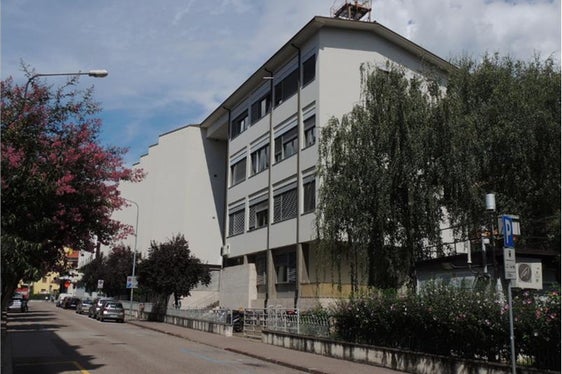 Palazzo provinciale in via Amba Alagi 5, Bolzano, dove ha sede anche il Laboratorio Analisi acque e cromatografia (Foto: Agenzia provinciale per l'ambiente e la tutela del clima)