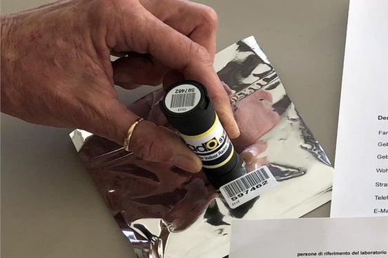 Kit per la misura del radon (Foto: Agenzia provinciale per l'ambiente)